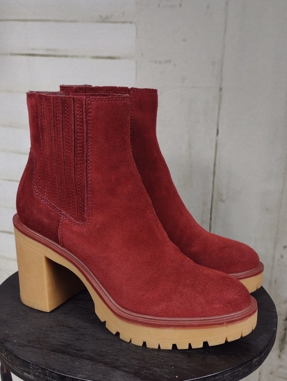 Dolce Vita Caster H2O Maroon Suede Pull on Booties Size 7.5